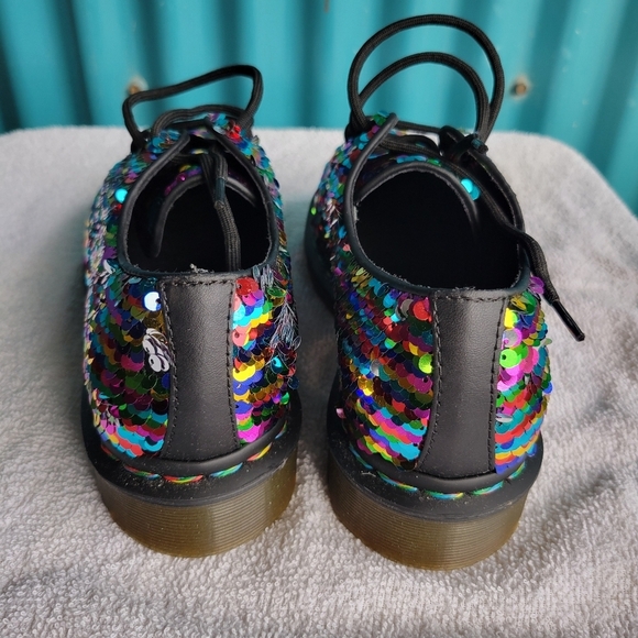 NWOT New Doc Martens Rainbow Sequins Oxford Lace up Shoes Size 7 women's - Picture 3 of 15